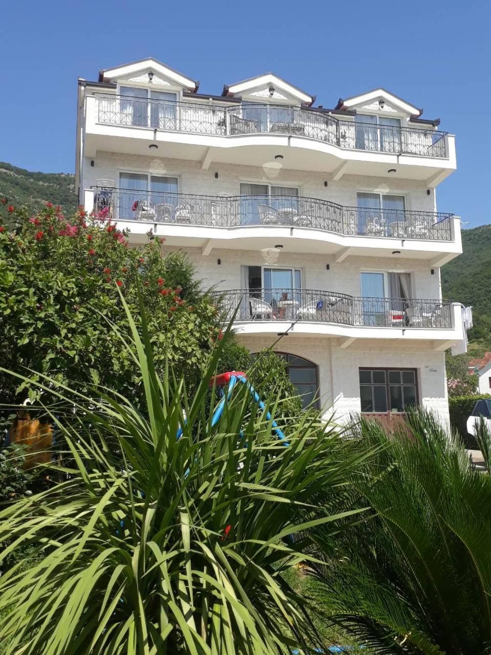 Villa Julia Baošići Esterno foto